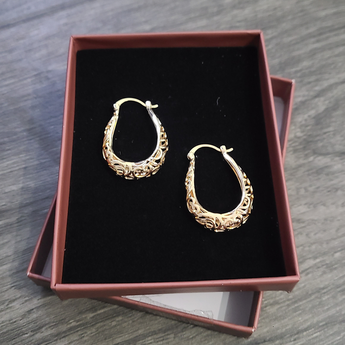 Ladies Fashion Gold Earrings