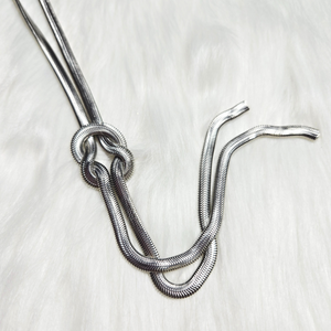 New Silver Knotted Necklace – Minimalist & Chic
