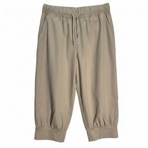 NWOT Beige Lightweight Athletic Capri Pants | Large